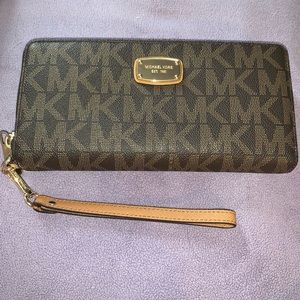 Wristlet
